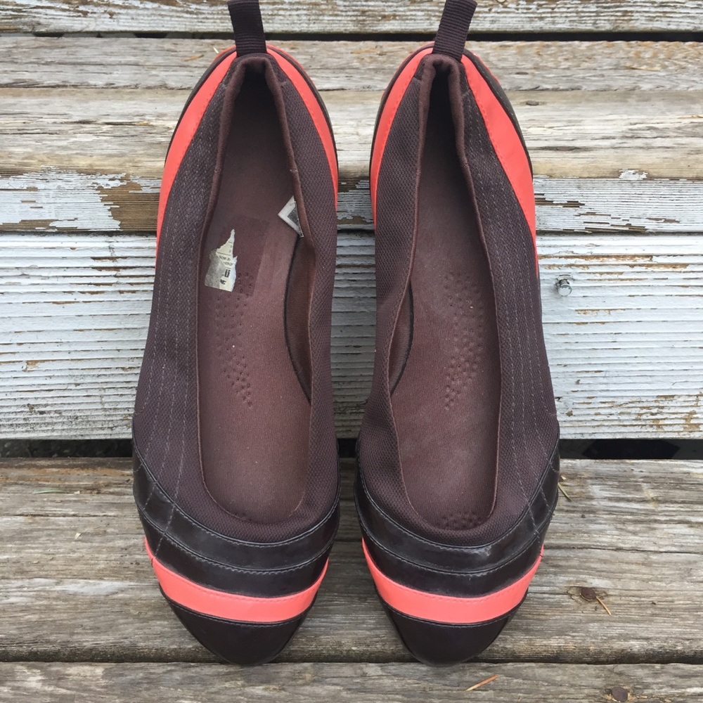 PUMA pink & brown comfort flats - Picture 2 of 6